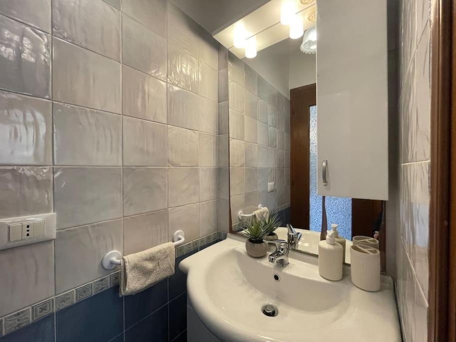 Free Parking Casa Con Giardino - Centro Mare A 5 Minuti Apartment Pietra Ligure Luaran gambar